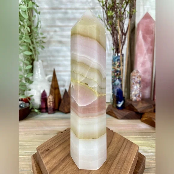 0869 Mangano Pistachio Calcite Crystal Tower - Picture 7 of 12